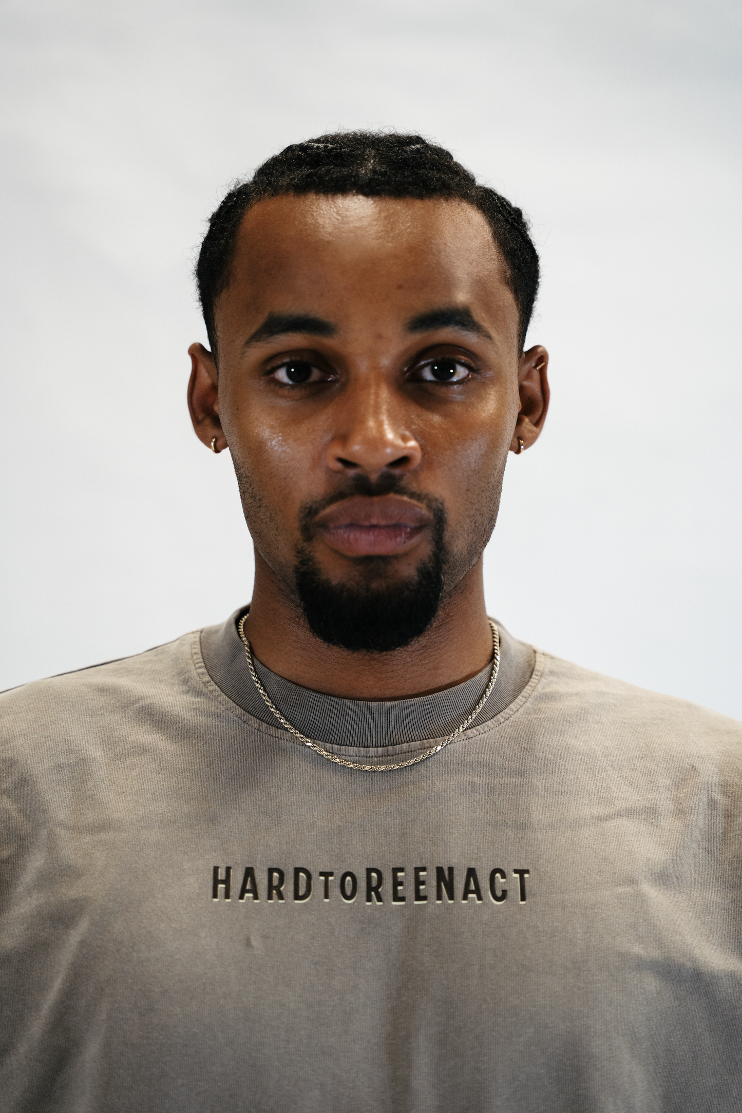 TWO-TONE KHAKI TEE