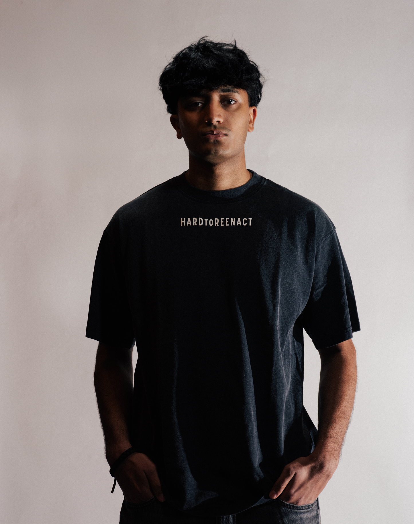 RETRO BLACK TEE