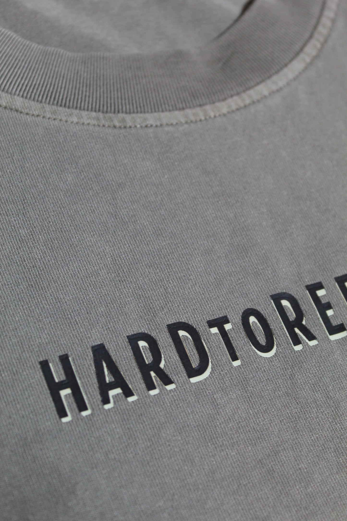 TWO-TONE KHAKI TEE